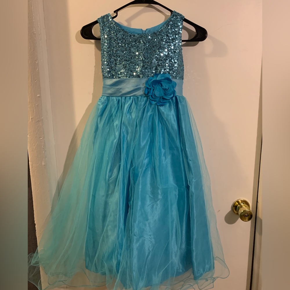 Girl’s dress. Clean. Pet/ smoke free home.
